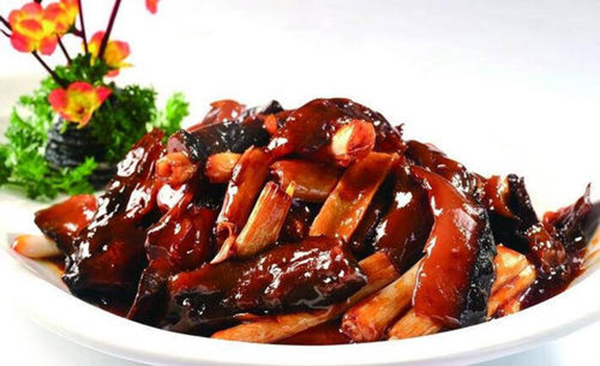 為什么海參賣(mài)得那么貴？其實(shí)是有原因的，看完可能就不會(huì )嫌它貴了