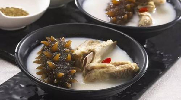 海參排骨湯的家常做法，食用的時(shí)候需要注意哪些禁忌？